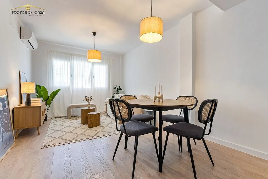 Dining Room - T2 Apartment with Balcony in Parque Ayala