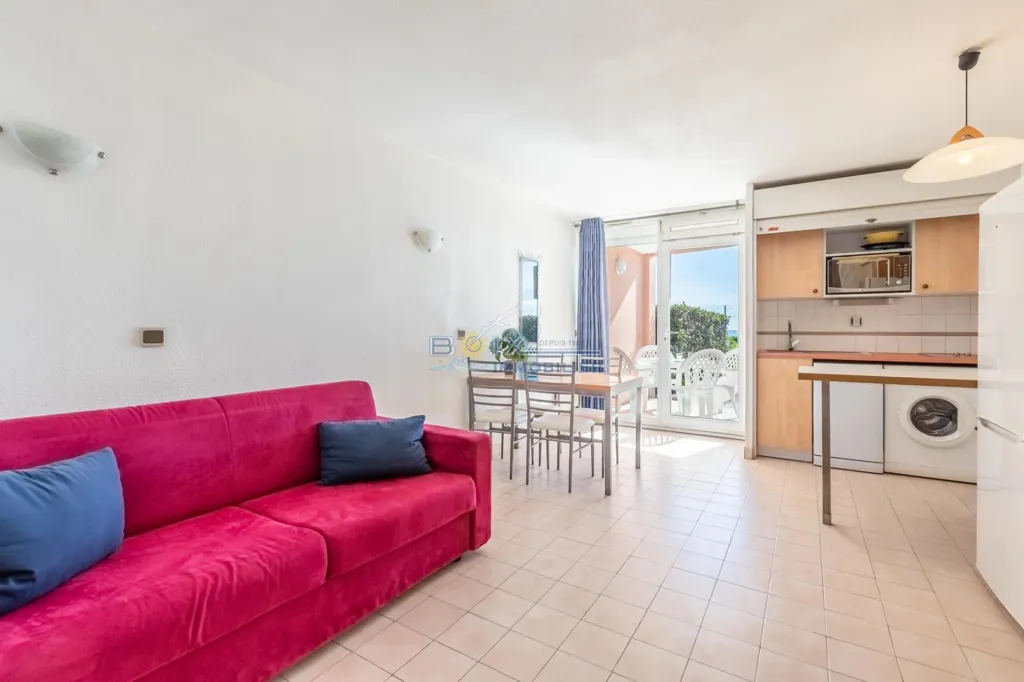 Living Room - Studio with Sea View at La Corniche, Sète