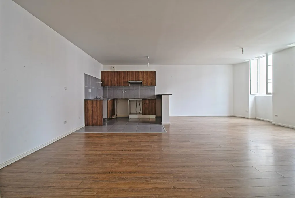 Cucina - City Centre Flat with Parking in Dax