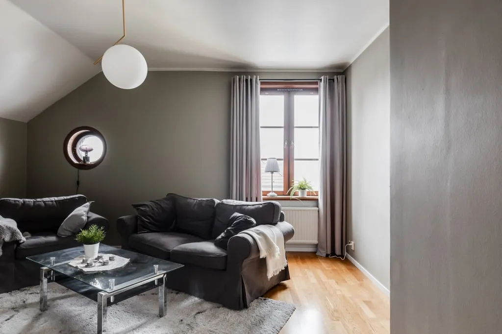 Living Room - Charming Two-Bedroom Flat with Balcony in Central North
