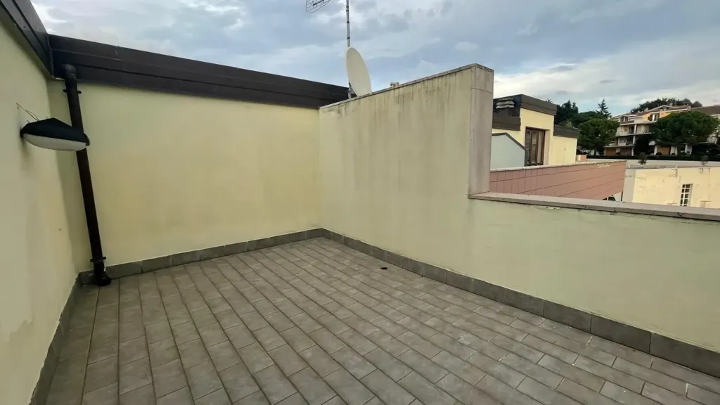 Terrasse - Attico with Balcony in Osimo