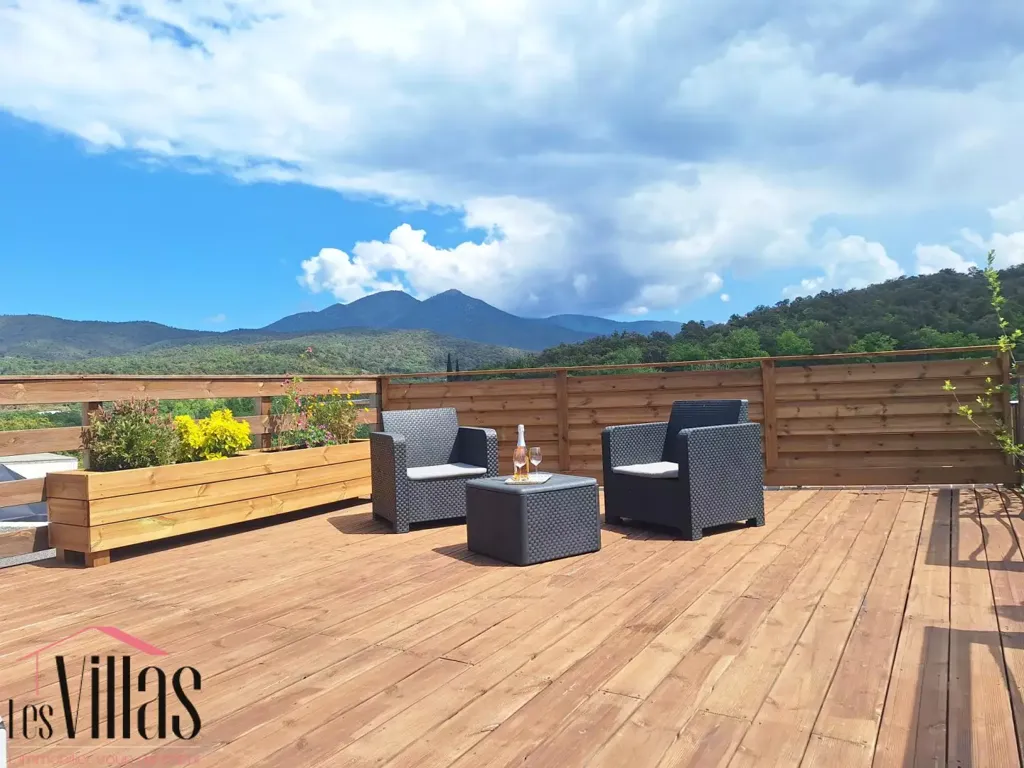 Terrasse - Villa Contemporaine avec Piscine près de Cér