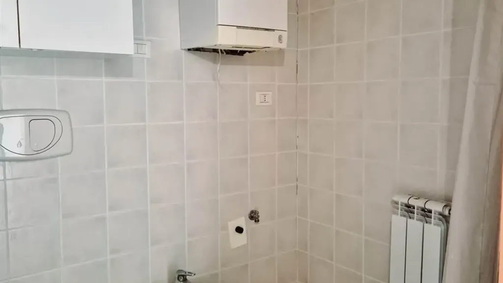Bathrooms - Apartment with Balcony near Marina, Ancona