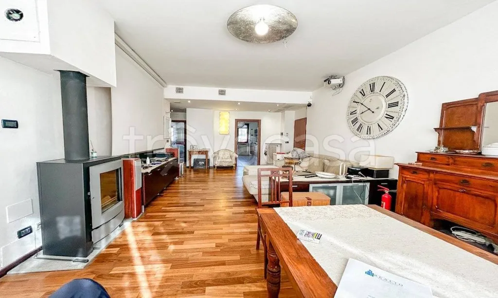 Séjour - Rearranged Apartment with Balcony in Santena
