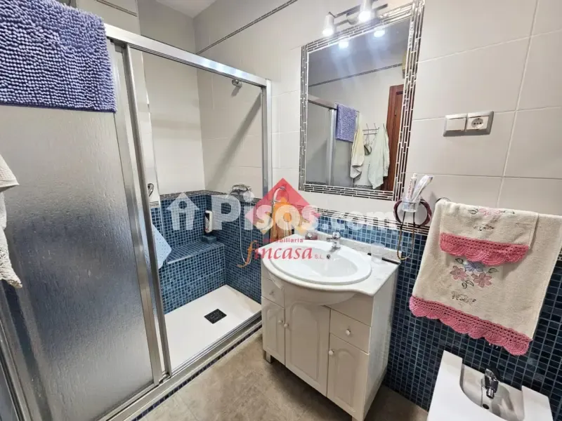 Bathrooms - Spacious Apartment with Terrace on Avenida Málaga