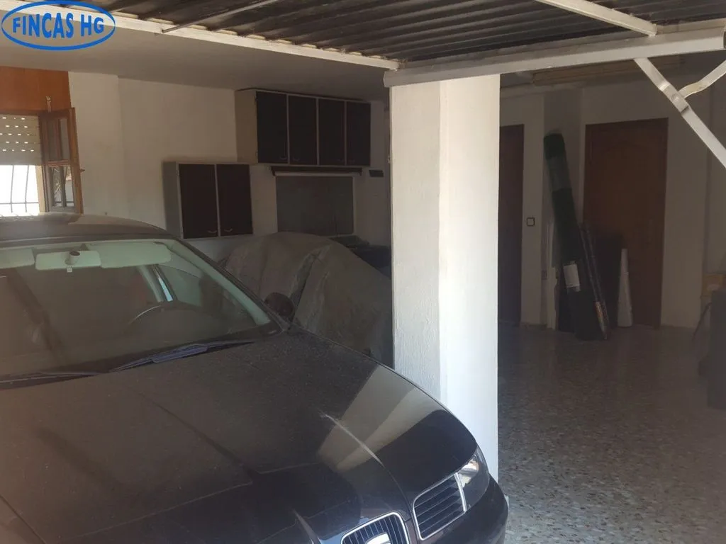 Garage - Luxury Villa with Pool in Alicante