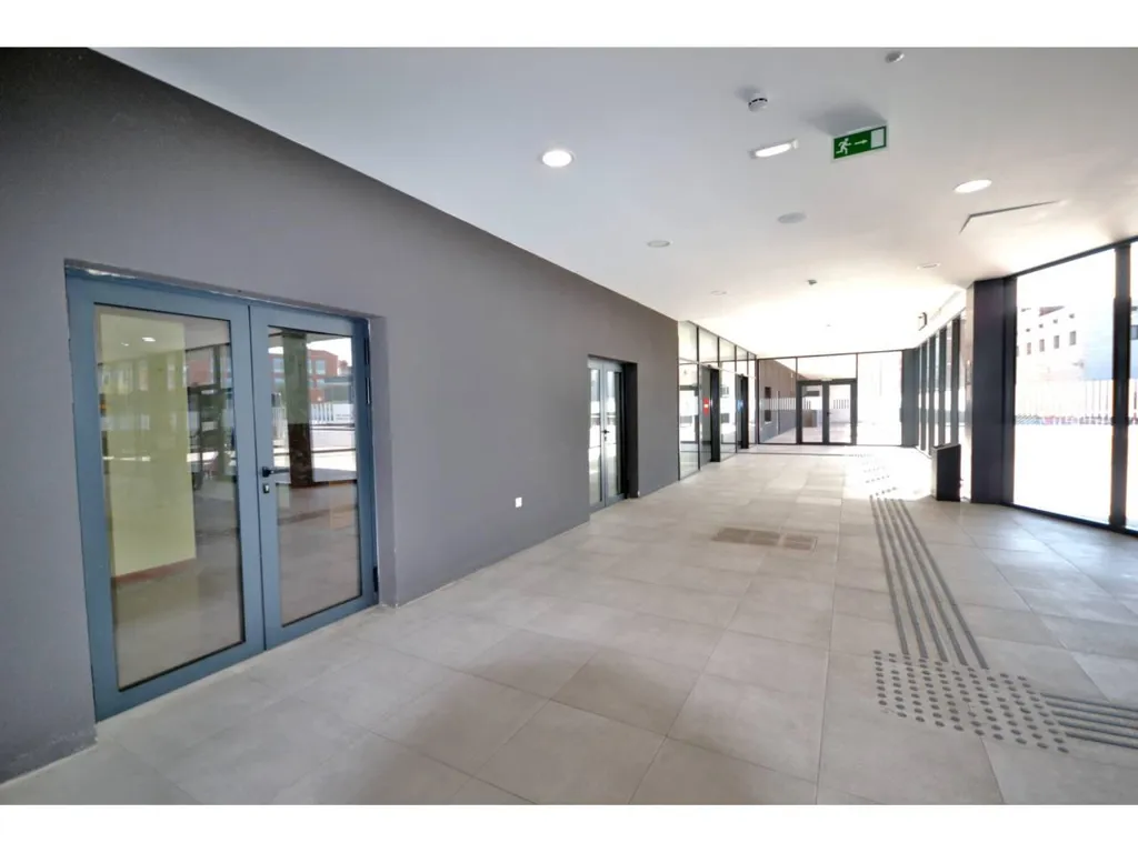 Ingresso - Modern Business Premises with Accessibility in Palencia