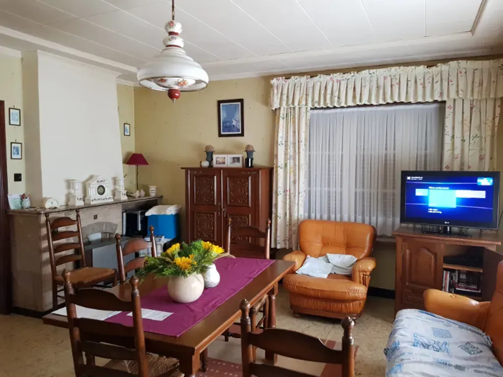 Sala da pranzo - Modernisable Bungalow with Garden in Lede
