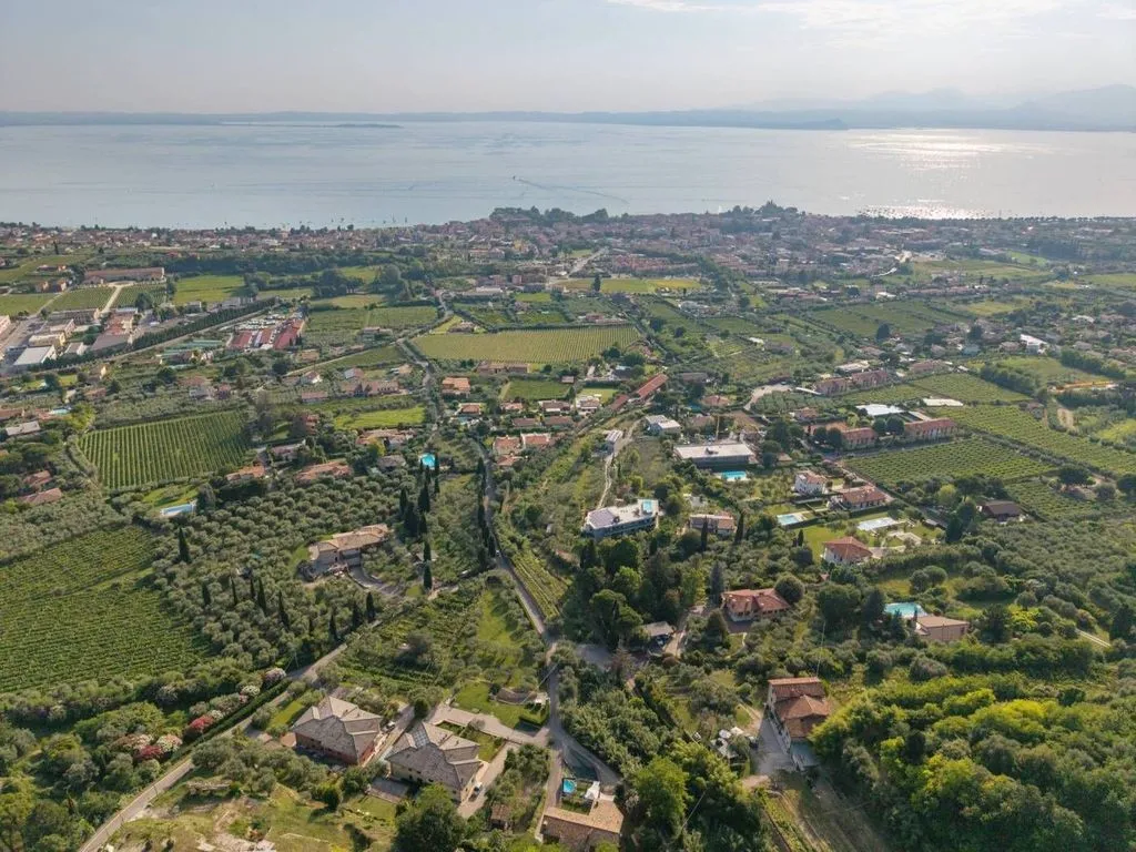 Õhuvaade - Historic Rustic House with Lake View in Bardolino
