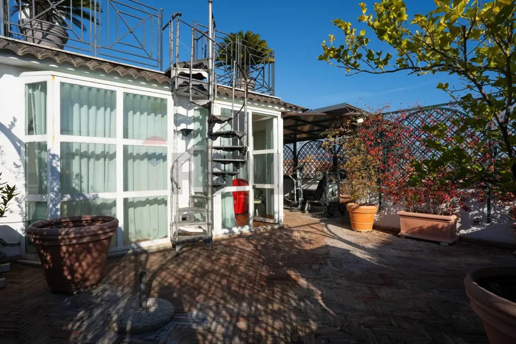 Terrass - Penthouse with Terraces in Parioli, Rome