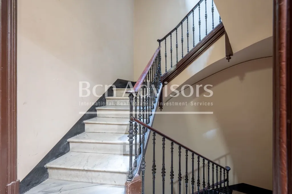 Toad - Refurbished Apartment with City Views in Dreta de l'Eixample