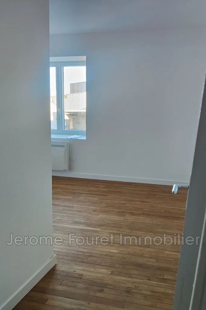 Pièces - Appartement Rénové 3 Pièces en Centre-Ville à Égletons