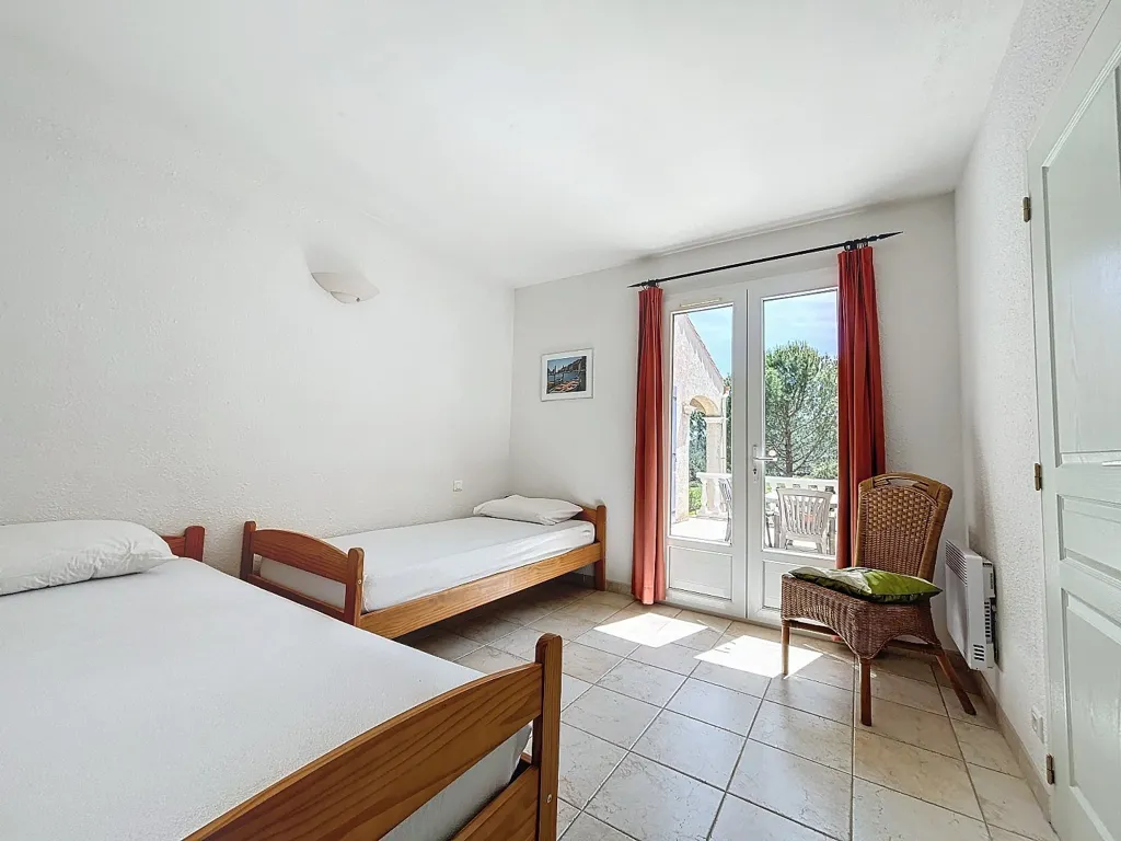 Chambres - Villa d'Architecte avec Piscine dans un Environnement Calme