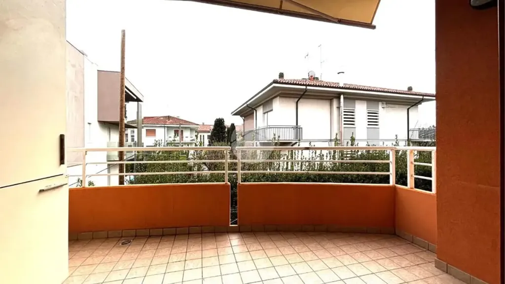 Rõdu - 3-Bedroom Apartment with Balcony in Fano