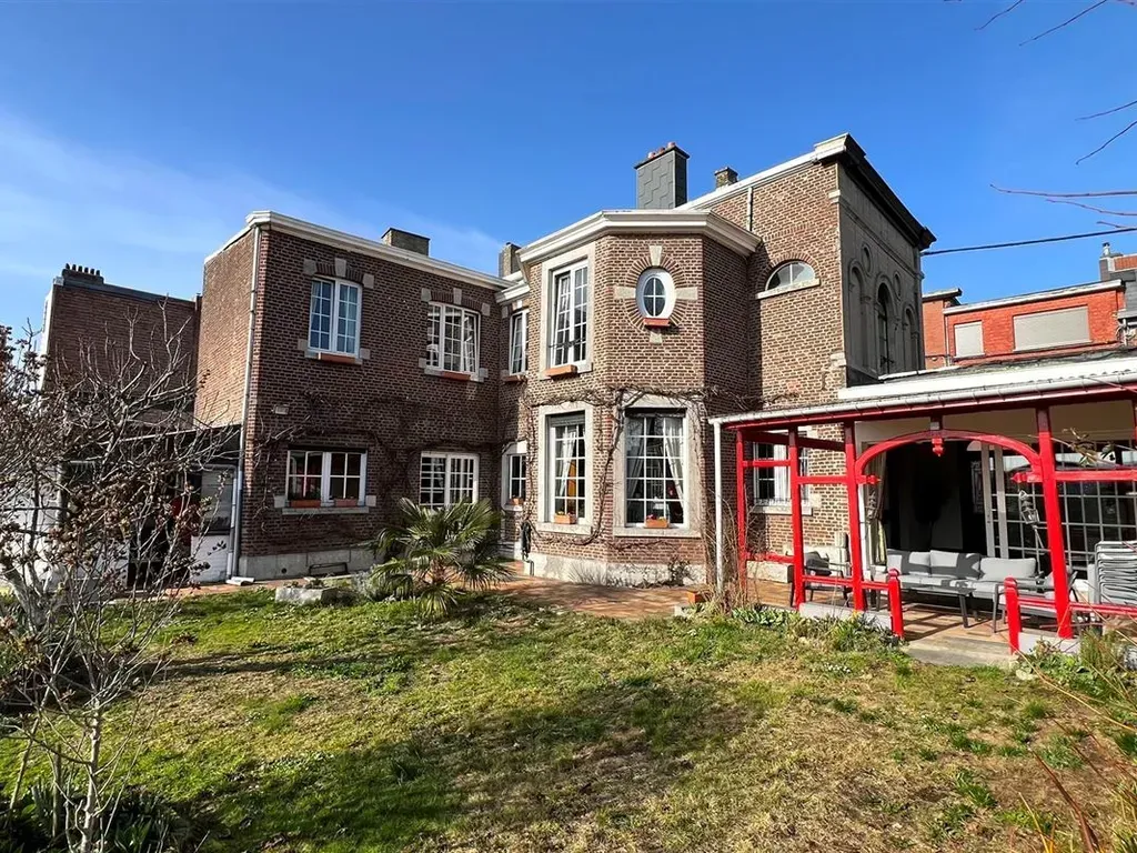 Extérieur - Maison de Maître avec Vue sur Jardin à Grivegnée
