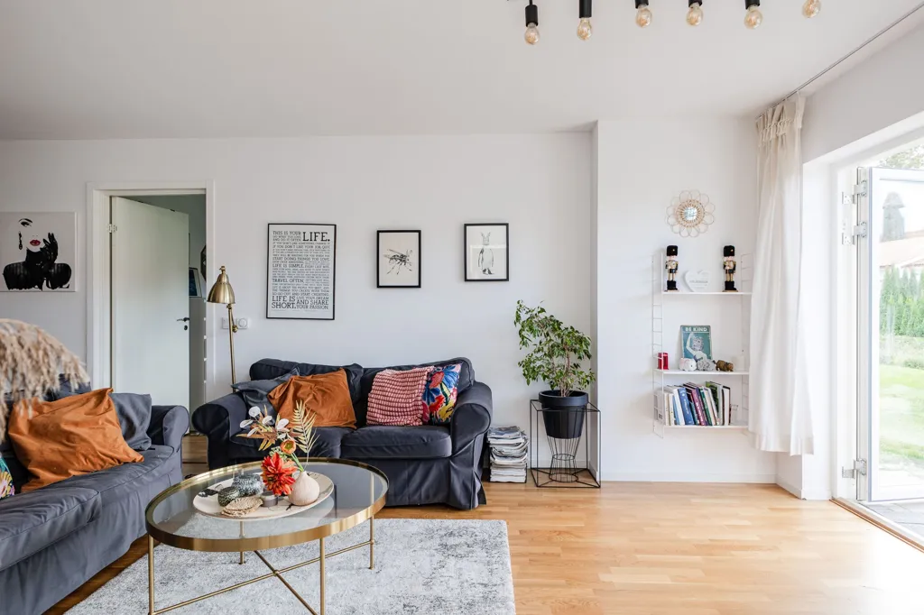 Séjour - Spacious 4-Bedroom with Sunny Terrace in Bredsand