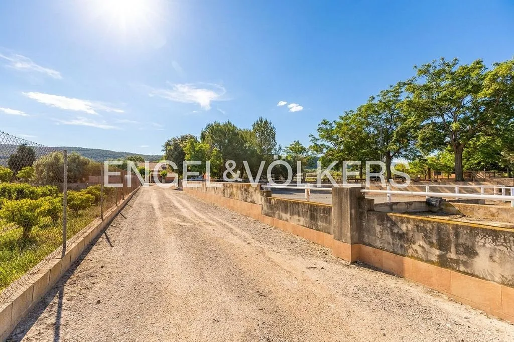 Välivaade - Equestrian Estate with Pool in Enguera