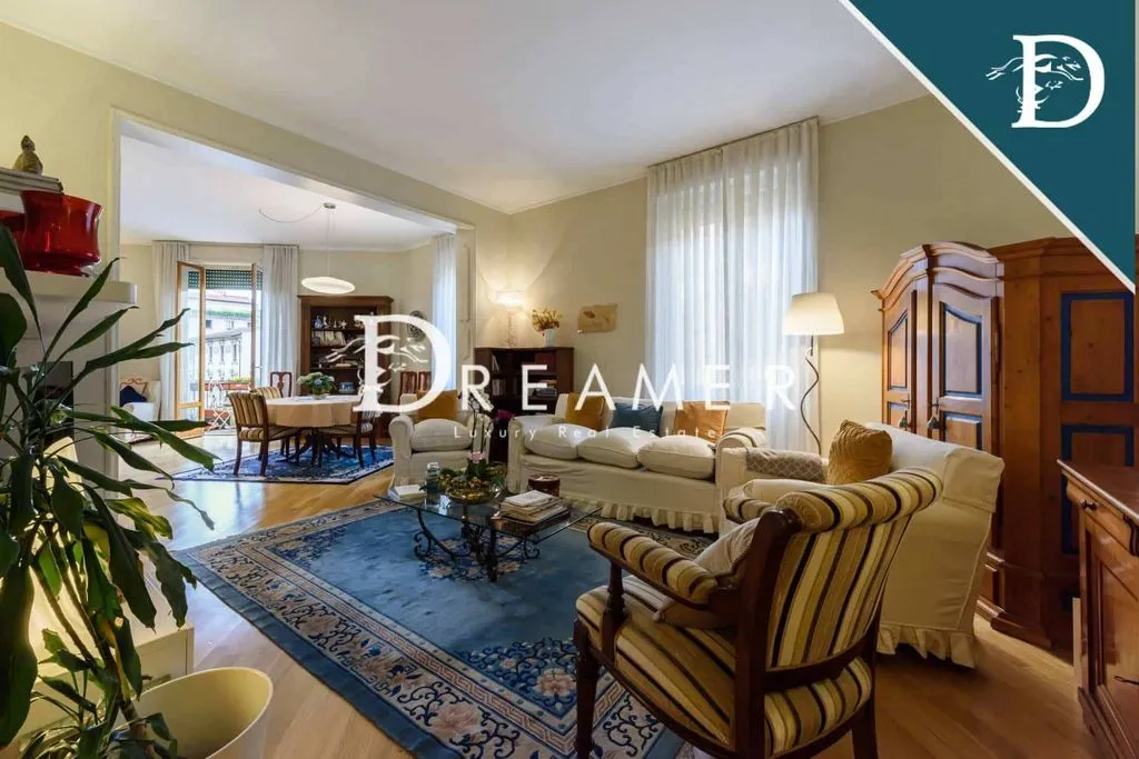 Elutuba - Luxury Apartment with Balcony in Florence