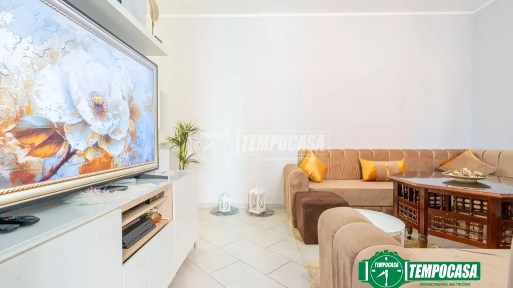 Elutuba - Rusticated Apartment with Balcony in Milan