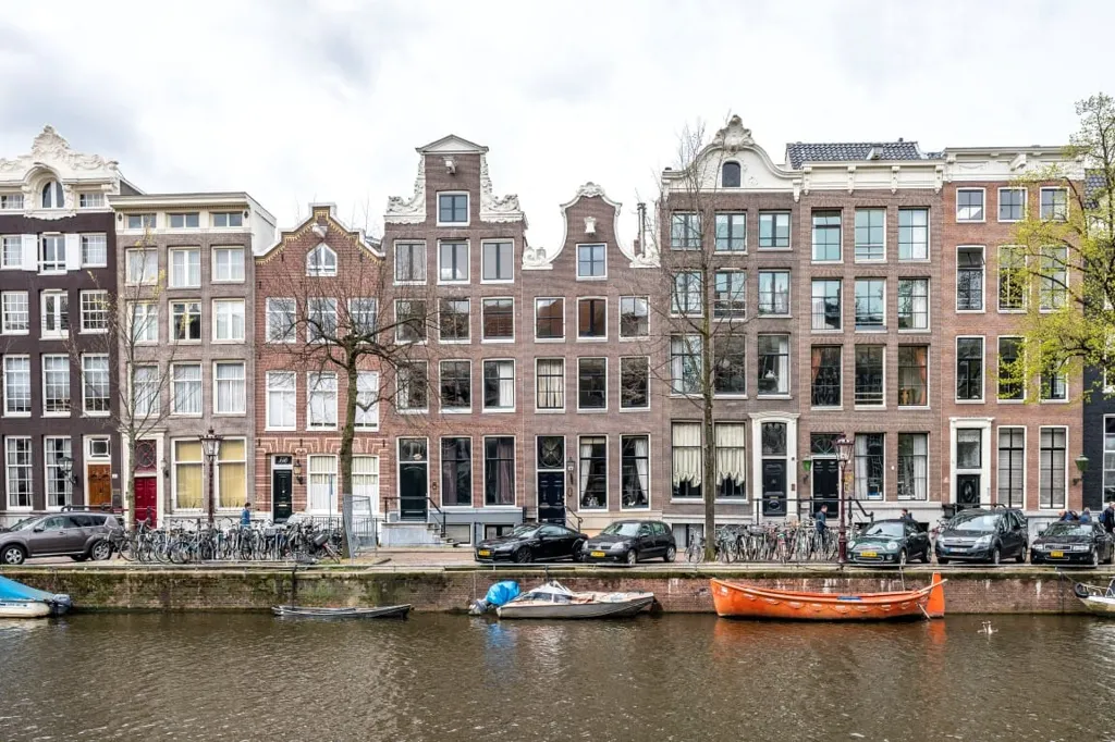 Exterior - Renovated Apartment with Garden View in Amsterdam