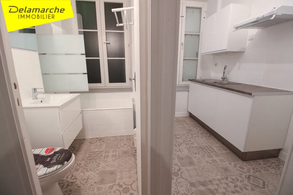 Salles de bain - Studio au Centre d'Avranches avec Digicode