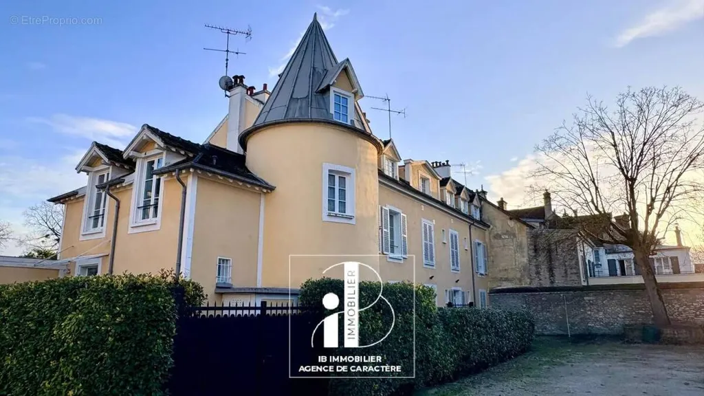 Extérieur - Appartement Duplex avec Cour Privative à Fontainebleau
