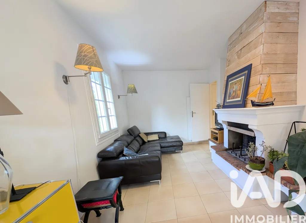 Séjour - Maison Traditionnelle avec Piscine à Cornebarrieu