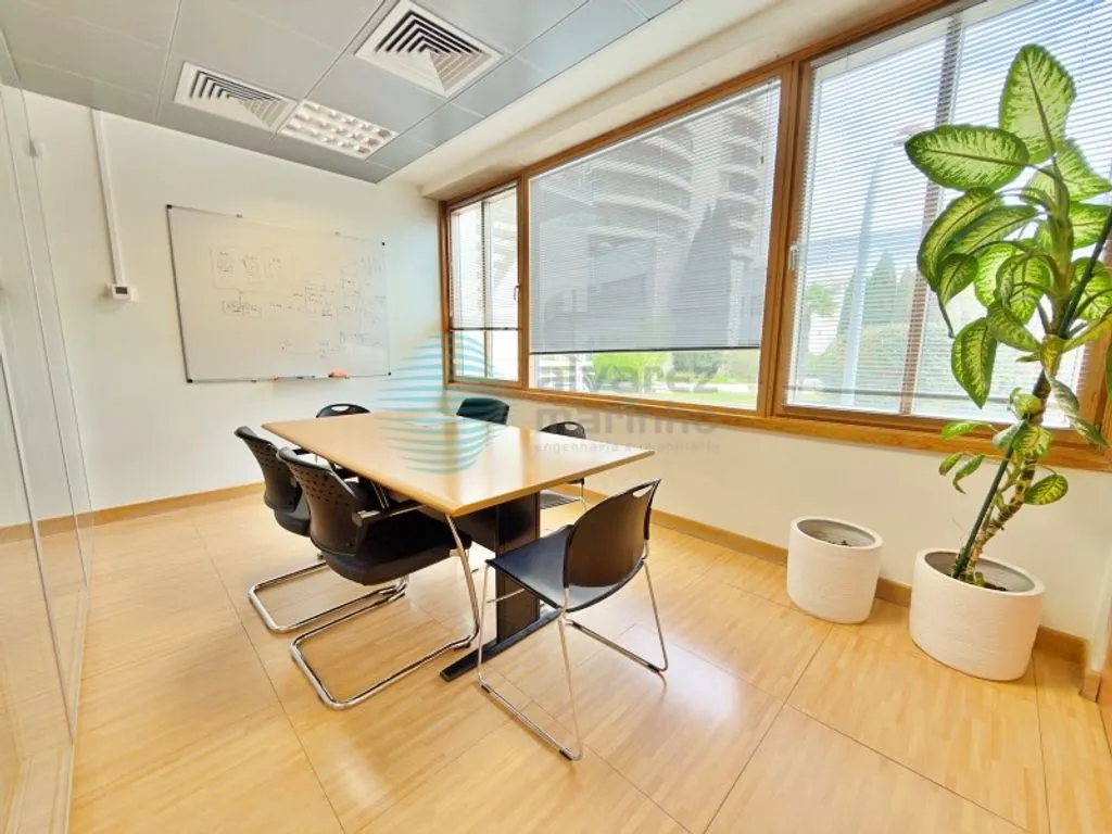Office - Office with Air Conditioning in Campo Grande, Lisbon