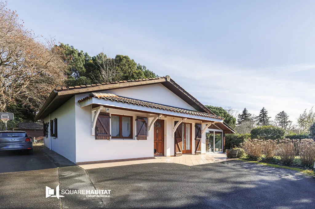 Extérieur - Maison Traditionnelle avec Jardin en Environnement Calme
