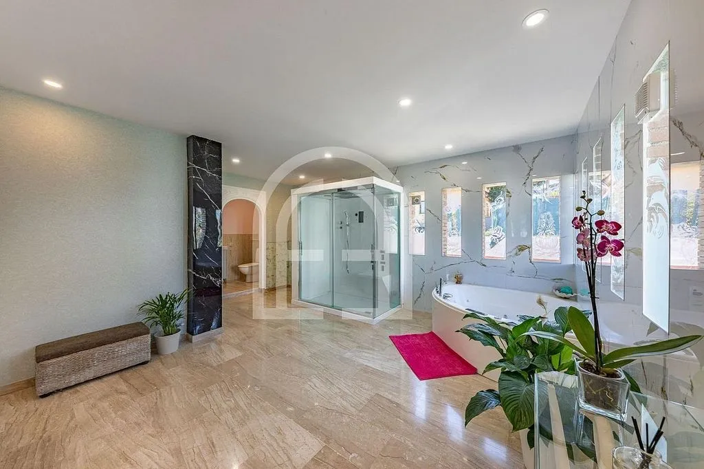 Bagni - Chalet with Sea Views in Mas Ram, Badalona