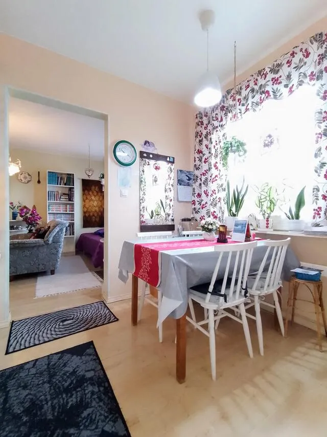 Salle à manger - Upper Floor Flat with Balcony in Pieksämäki Centre
