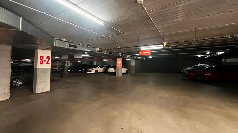 Garage - Parking Space in Office Building, Rubí