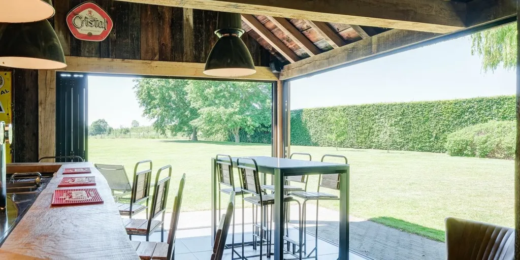 Terrass - Renovated Farmhouse with Garden in Stevoort