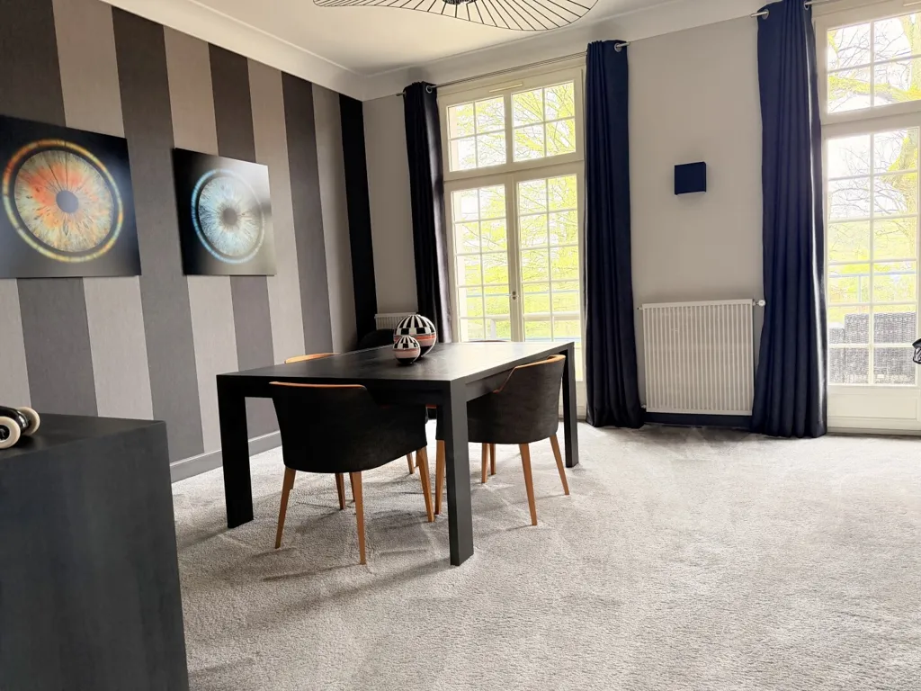 Salle à manger - Propriété avec Spa de Nage et Parc à l'Ouest de Tours
