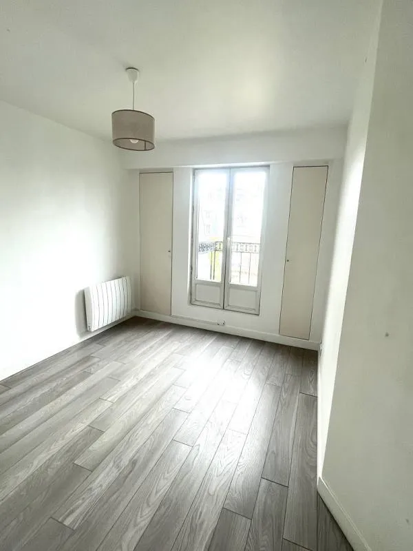 Rooms - Bright 2-Bed Flat near Saint-Lazare, Paris