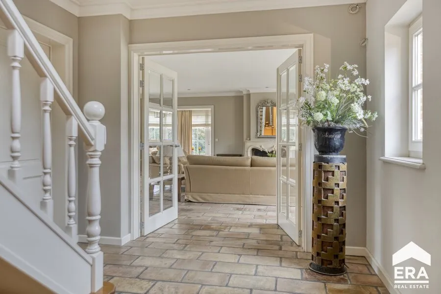 Esik - Spacious Villa with Garden in Lommel