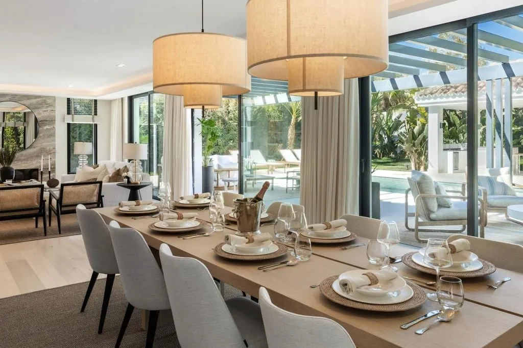 Söögituba - Contemporary Villa with Pool in Nueva Andalucia