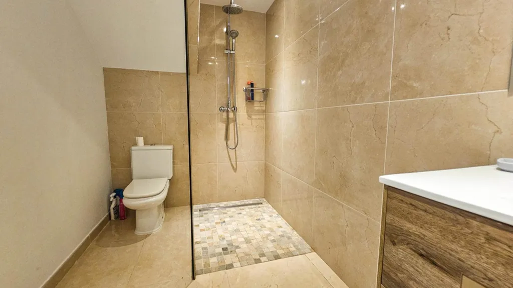 Salles de bain - Refurbished Semi-Detached with Pool in La Duquesa
