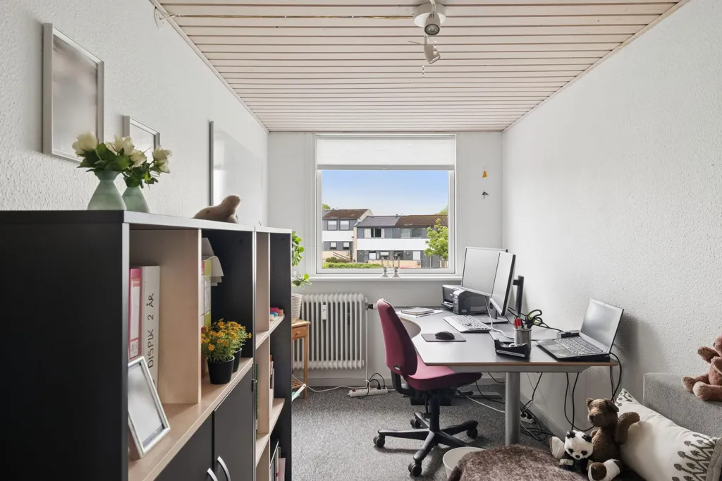Bureau - 1960s Brick Row House in Aalborg SØ