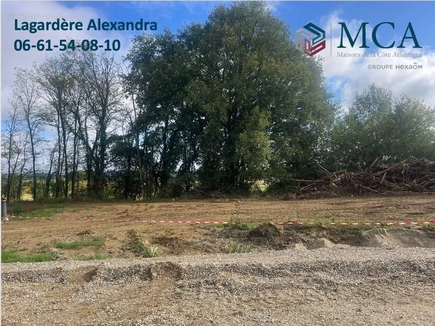 Aed - Viabilised Plot with Garden in Cuq