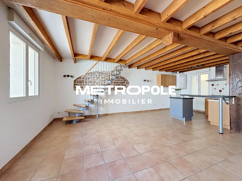 Elutuba - Duplex Flat with Parking in Bourgoin-Jallieu