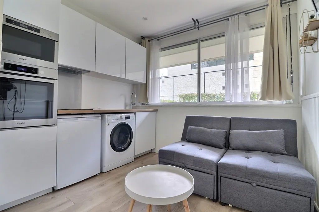 Cuisine - Studio Refait à Neuf à Neuilly-sur-Seine