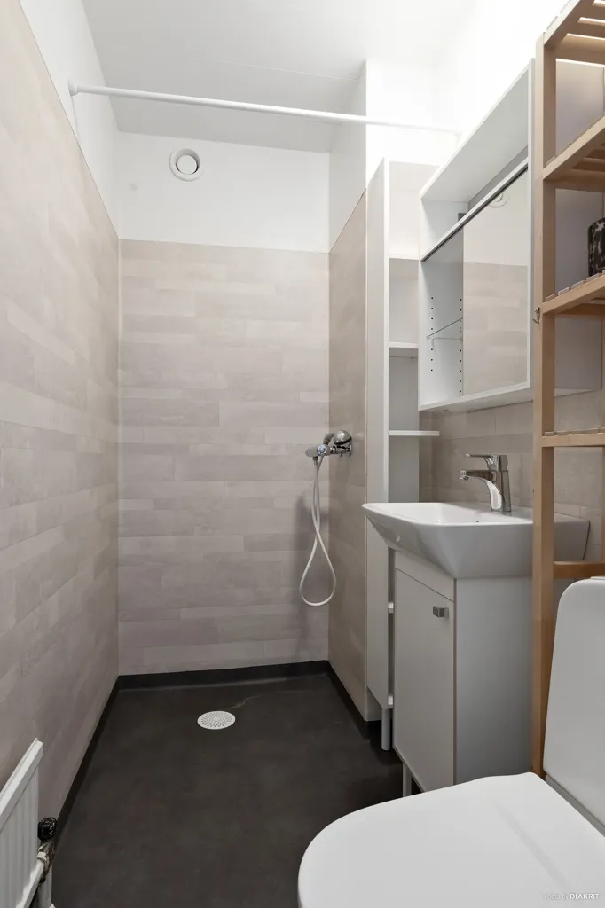 Salles de bain - Modernised Apartment with Balcony in Västra Götaland