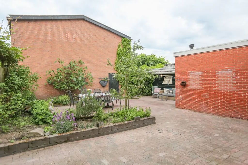 Giardino - Characterful Detached House with Garden in Buitenpost