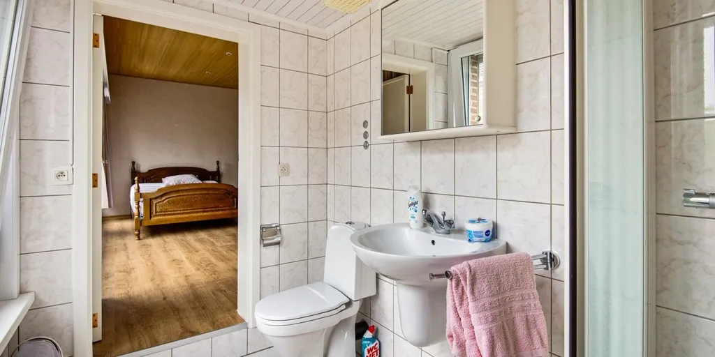 Vannitoad - Renovation-Ready House with Central Location in Kessel