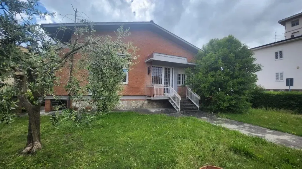 Välivaade - Spacious Detached House with Garden in Calcinaia