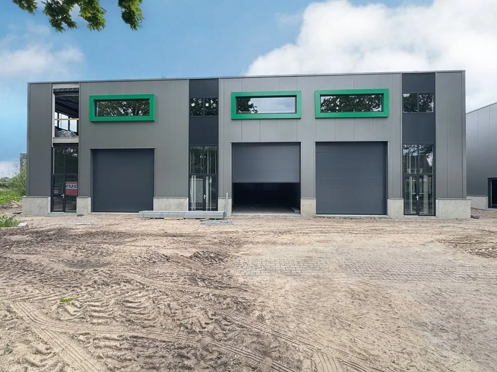 Extérieur - New Business Spaces with Overhead Doors in Bladel