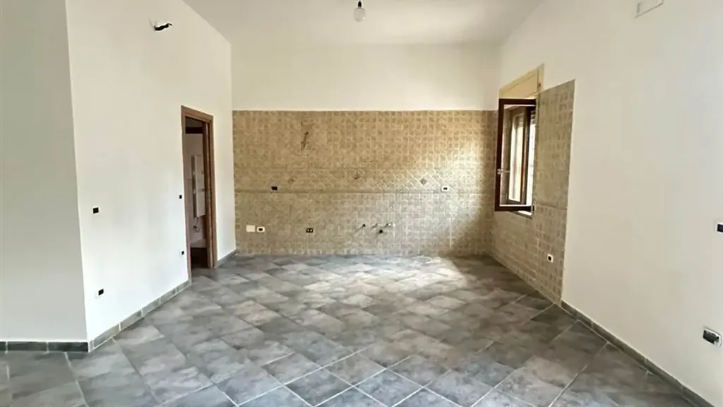 Toad - Ground Floor Apartment with Private Courtyard in Castel Volturno