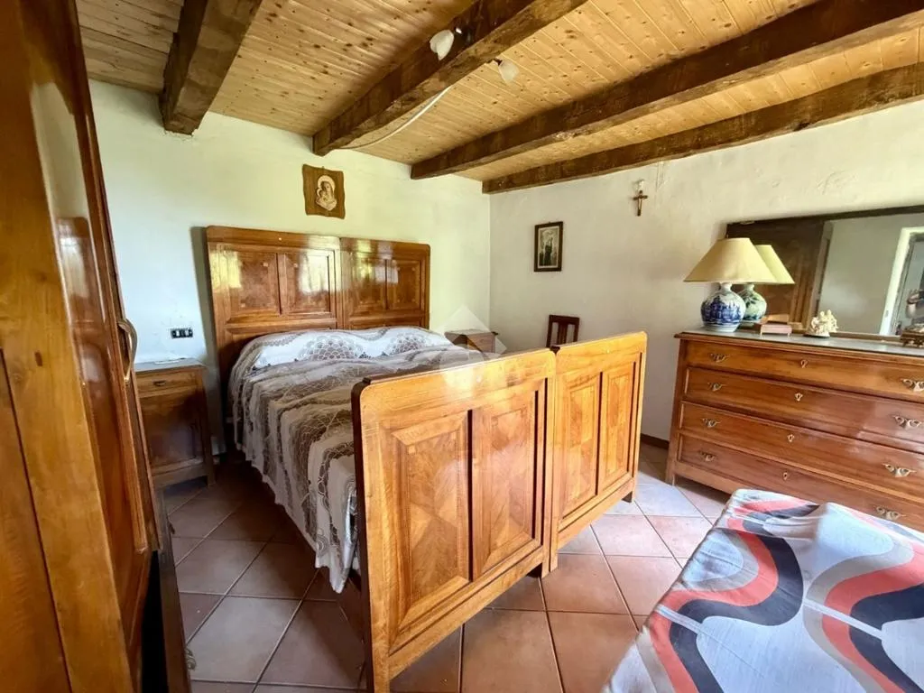 Bedrooms - Historic Semidetached House with Balconies in Urida