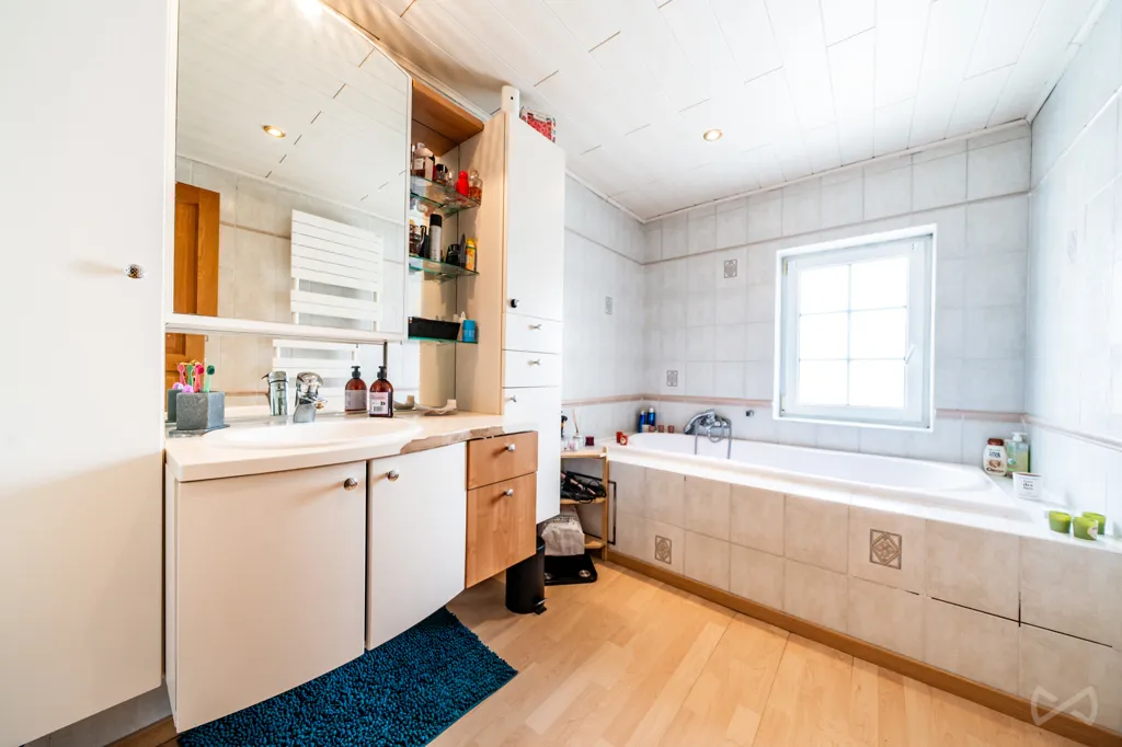 Vannitoad - Three-Storey House with Terrace in Bray